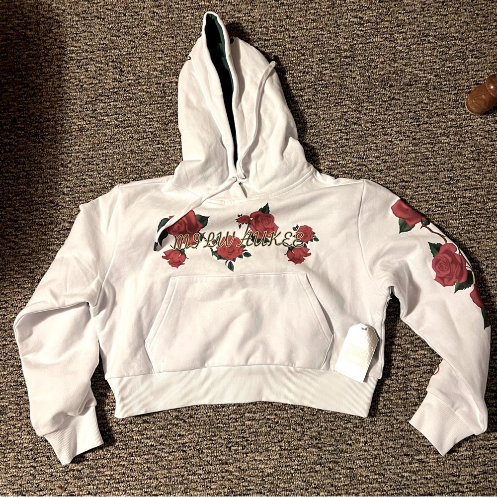 NWT Milwaukee Bucks Cropped Flower Hoodie